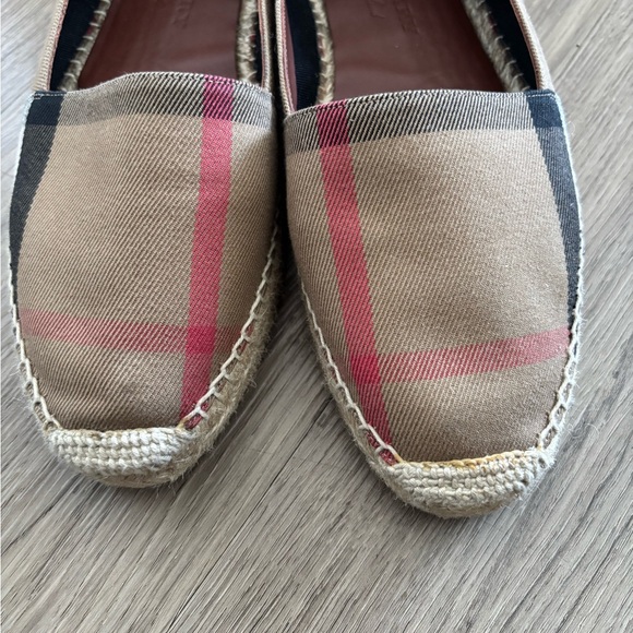 SOLD - Burberry Women's Tan Check Espadrilles size 40 - Picture 2 of 7